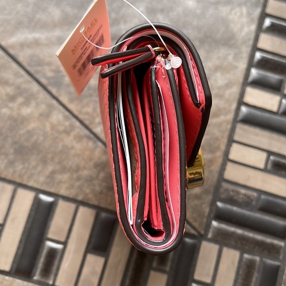 MICHAEL KORS CARMEN MEDIUM FLAP LOGO BIFOLD WALLET GRAPEFRUIT - Picture 10 of 16